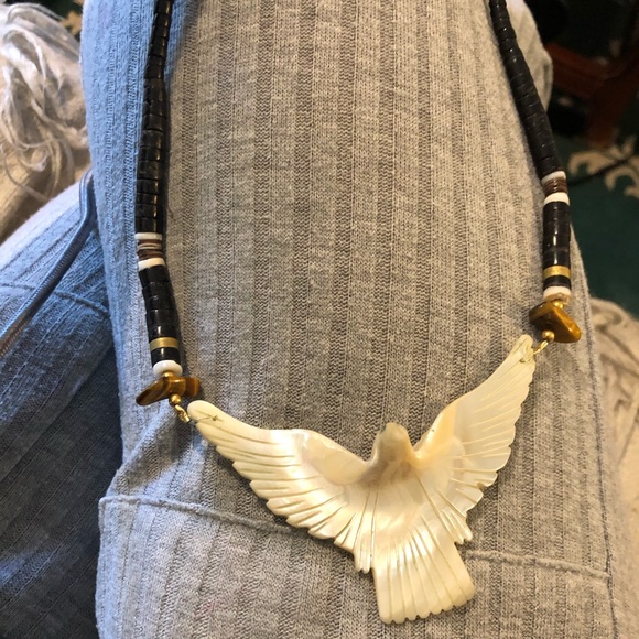 Vintage pearl eagle heishi bead necklace - Picture 3 of 7